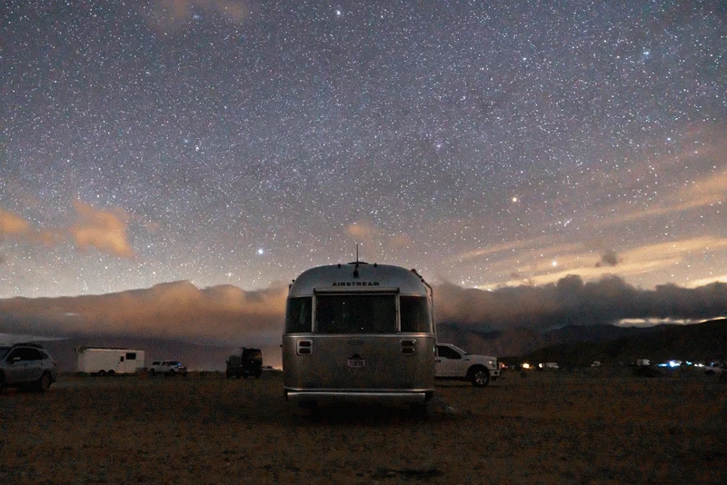 airstream-in-desert-3